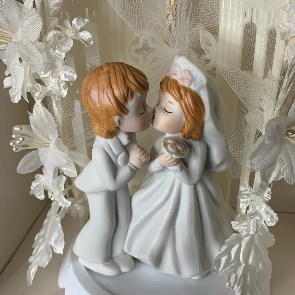 Vintage Martha’s Porcelain Figurine boxed wedding cake topper